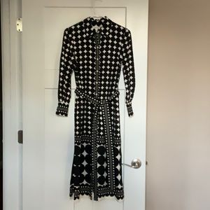 Jaeger long shirt dress in black and white.  Size UK 8/US 4 great condition
